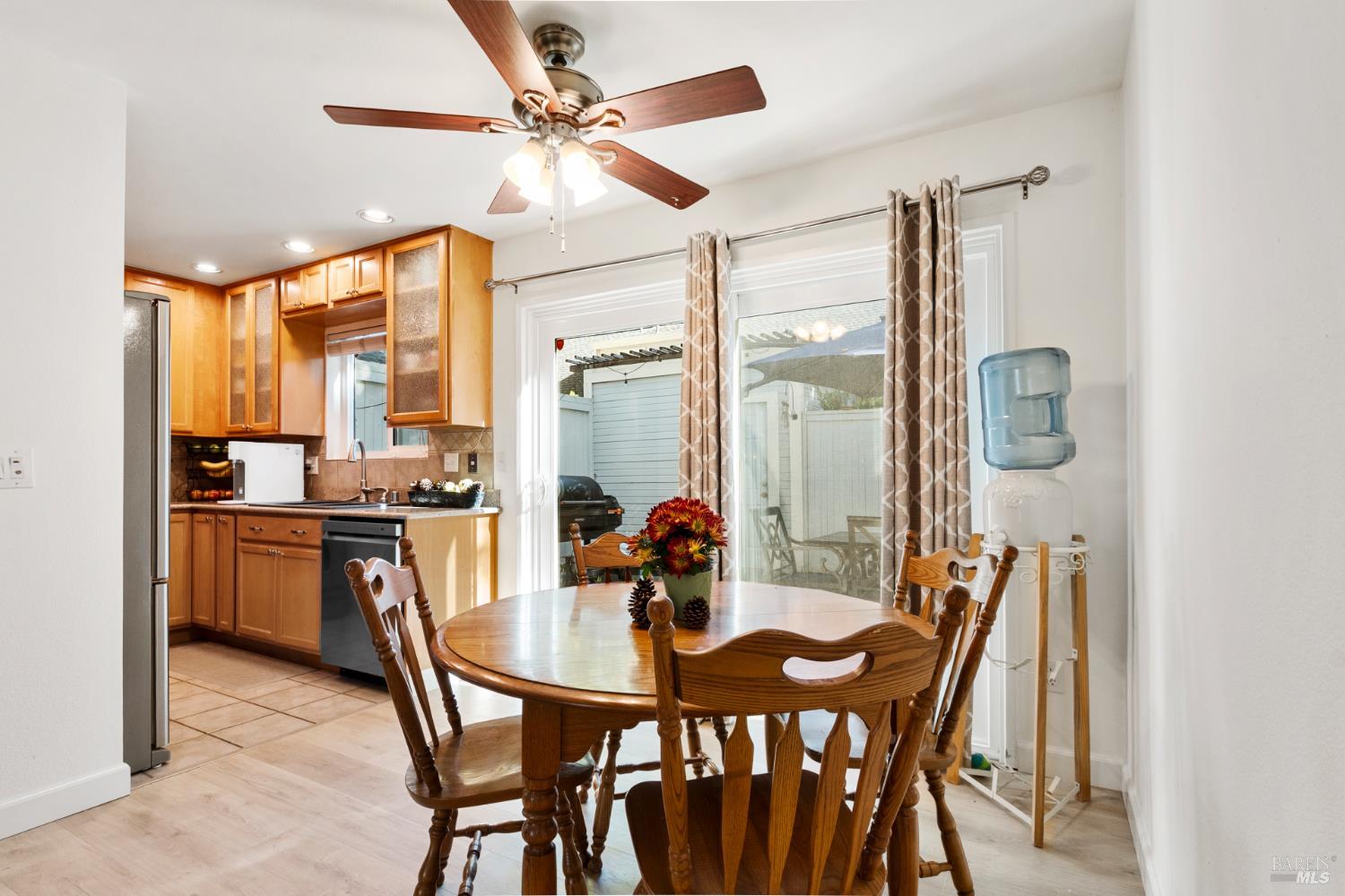 Detail Gallery Image 15 of 53 For 3315 Yulupa Ave, Santa Rosa,  CA 95405 - 3 Beds | 2 Baths