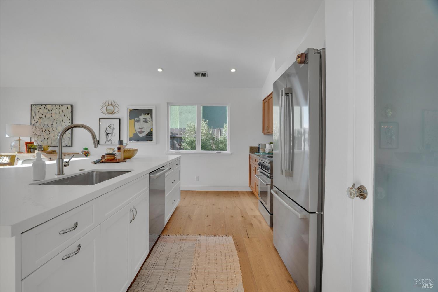 Detail Gallery Image 8 of 38 For 578 Morning Glory Dr, Benicia,  CA 94510 - 3 Beds | 2 Baths