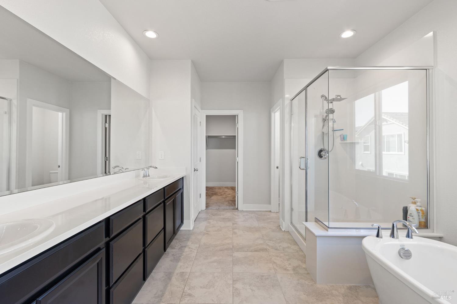 Detail Gallery Image 17 of 27 For 845 Cosmos Dr, Vacaville,  CA 95687 - 4 Beds | 3 Baths