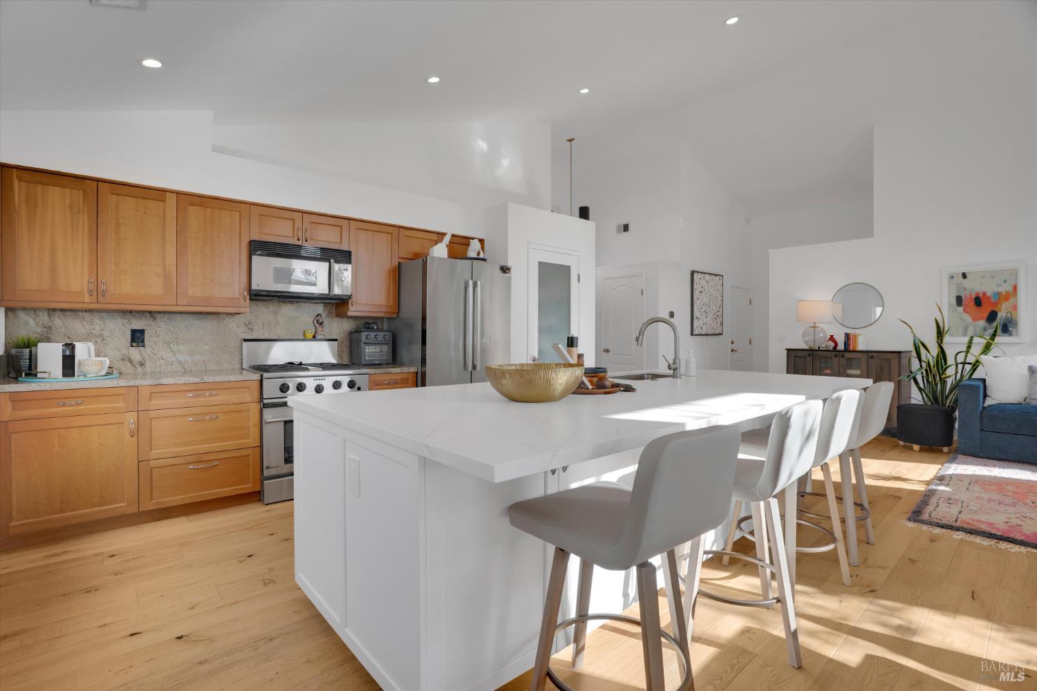 Detail Gallery Image 11 of 38 For 578 Morning Glory Dr, Benicia,  CA 94510 - 3 Beds | 2 Baths