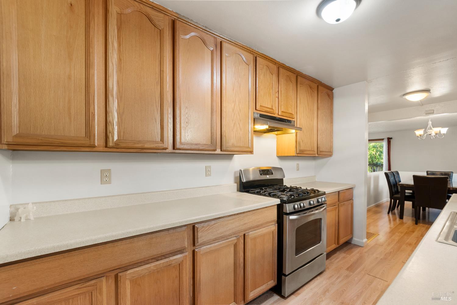 Detail Gallery Image 16 of 44 For 240 W Carolyn Dr, American Canyon,  CA 94503 - 4 Beds | 2 Baths