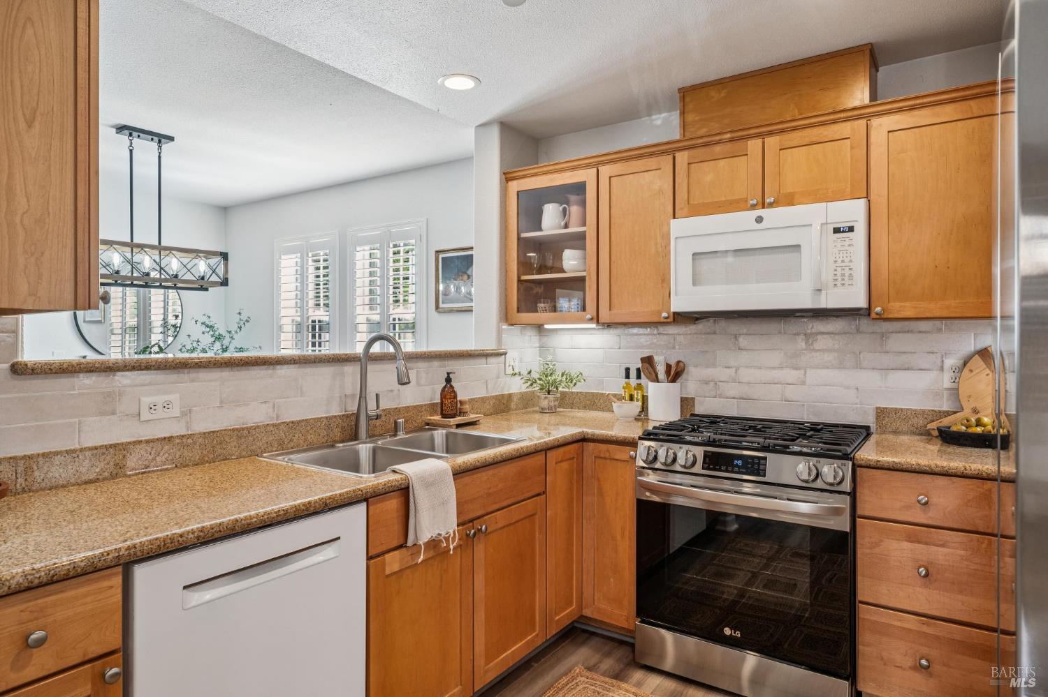 Detail Gallery Image 13 of 49 For 1125 Broadway Unkn, Sonoma,  CA 95476 - 3 Beds | 2/1 Baths