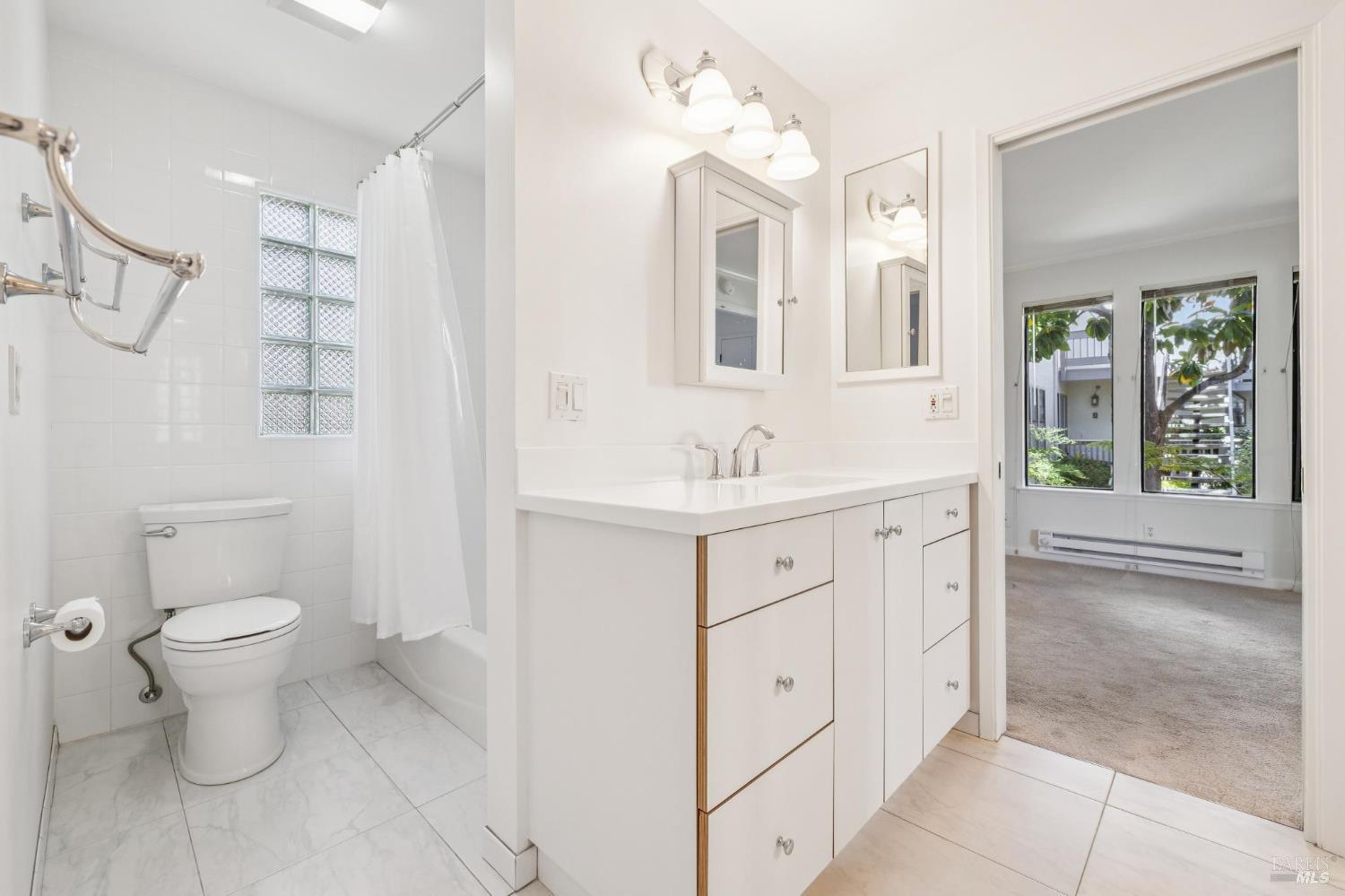 Detail Gallery Image 18 of 27 For 505 Larkspur Plaza Dr #9,  Larkspur,  CA 94939 - 2 Beds | 1 Baths