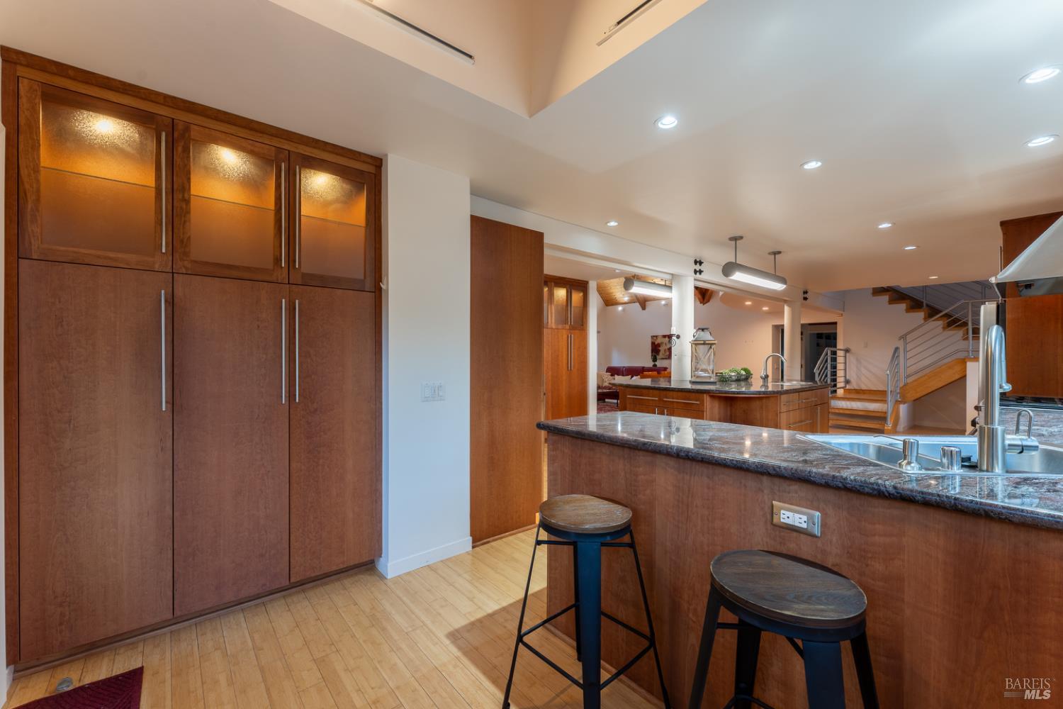 Detail Gallery Image 7 of 89 For 8301 West Side Potter Valley Rd, Potter Valley,  CA 95469 - 2 Beds | 3 Baths