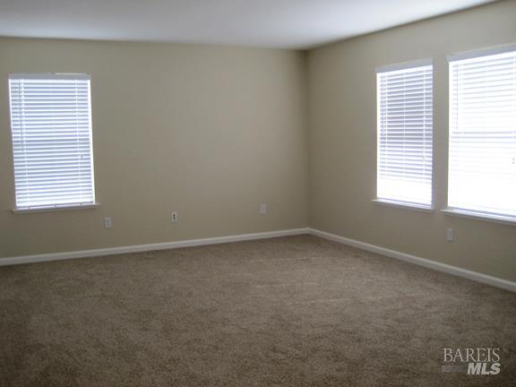 Detail Gallery Image 5 of 9 For 111 Chimney Rock Ct, Vacaville,  CA 95687 - 3 Beds | 2/1 Baths