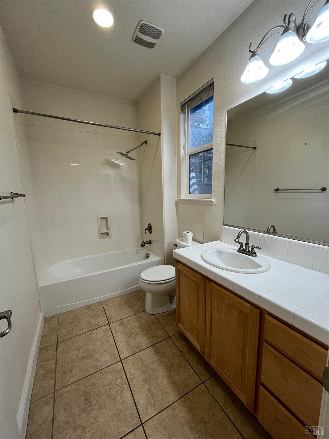 Detail Gallery Image 22 of 43 For 2472 Shorey Way, Fairfield,  CA 94533 - 4 Beds | 3 Baths