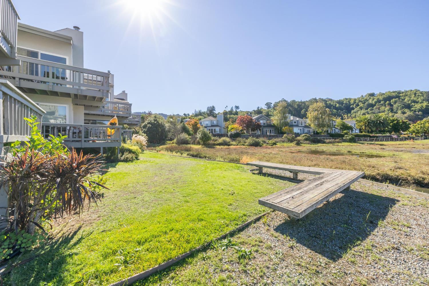 Detail Gallery Image 21 of 27 For 505 Larkspur Plaza Dr #9,  Larkspur,  CA 94939 - 2 Beds | 1 Baths