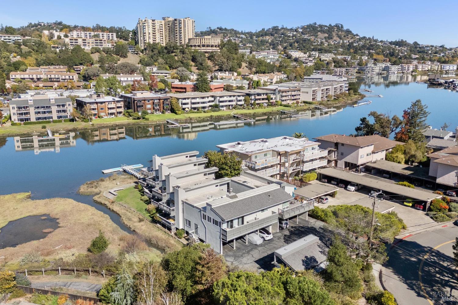 Detail Gallery Image 2 of 27 For 505 Larkspur Plaza Dr #9,  Larkspur,  CA 94939 - 2 Beds | 1 Baths