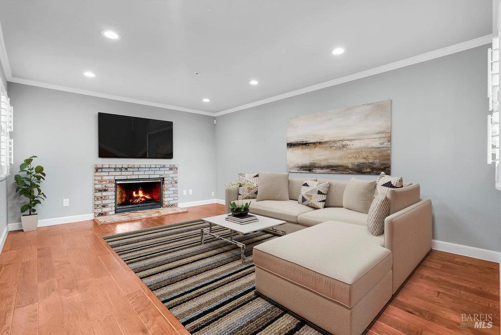 Detail Gallery Image 4 of 58 For 1736 Lindo St, Benicia,  CA 94510 - 3 Beds | 2/1 Baths