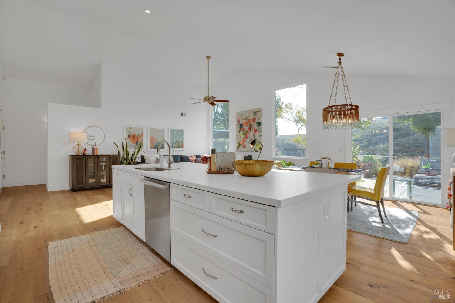 Detail Gallery Image 9 of 38 For 578 Morning Glory Dr, Benicia,  CA 94510 - 3 Beds | 2 Baths