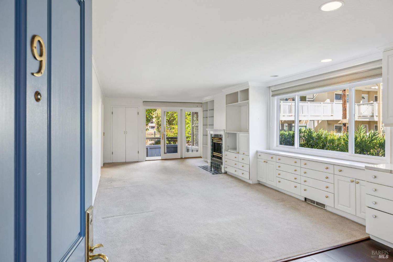 Detail Gallery Image 5 of 27 For 505 Larkspur Plaza Dr #9,  Larkspur,  CA 94939 - 2 Beds | 1 Baths