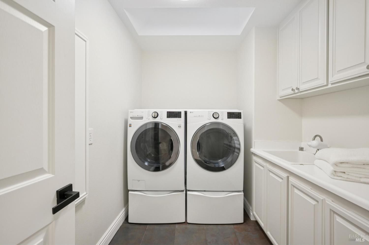 Detail Gallery Image 49 of 74 For 10 Chamberlain Ave, Novato,  CA 94947 - 5 Beds | 3/1 Baths