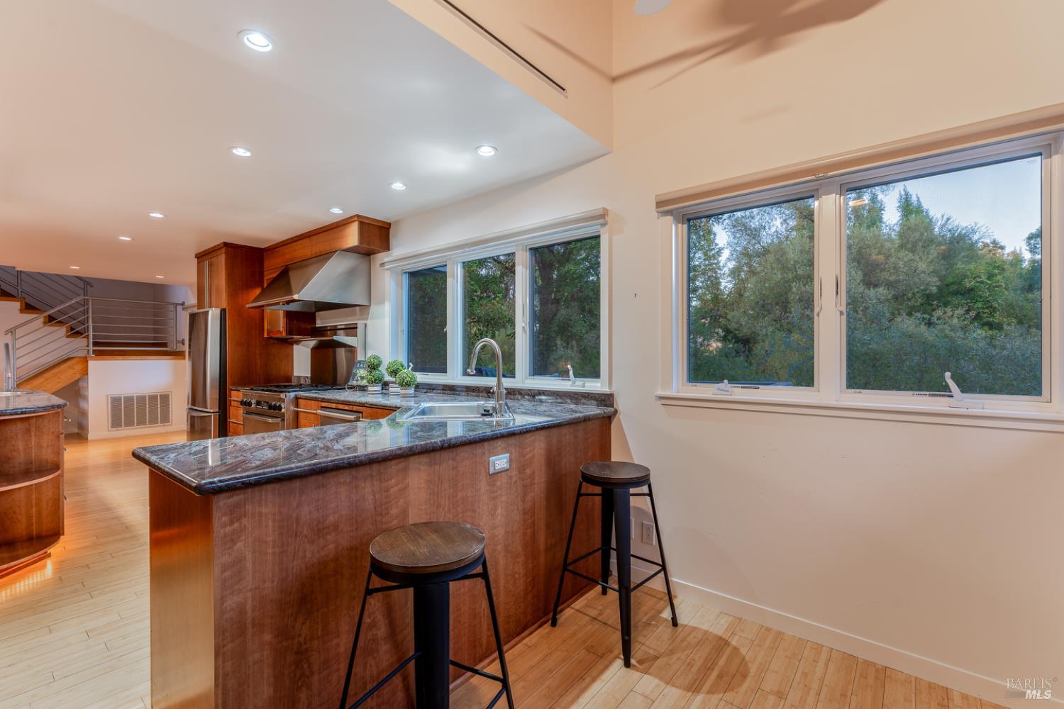 Detail Gallery Image 6 of 89 For 8301 West Side Potter Valley Rd, Potter Valley,  CA 95469 - 2 Beds | 3 Baths