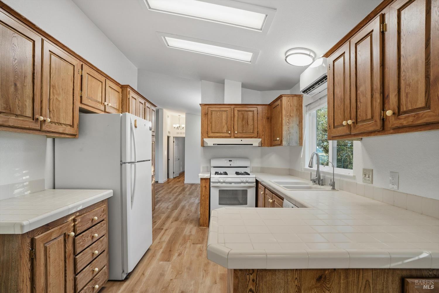 Detail Gallery Image 14 of 35 For 27770 Asti Rd, Cloverdale,  CA 95425 - 3 Beds | 2 Baths