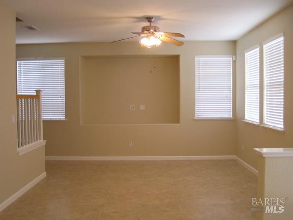 Detail Gallery Image 4 of 9 For 111 Chimney Rock Ct, Vacaville,  CA 95687 - 3 Beds | 2/1 Baths