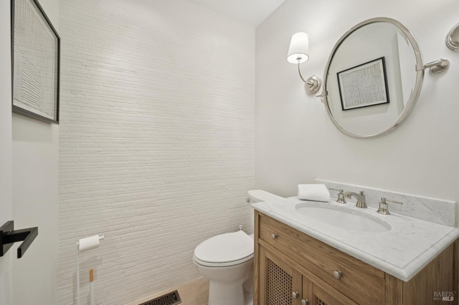 Detail Gallery Image 31 of 74 For 10 Chamberlain Ave, Novato,  CA 94947 - 5 Beds | 3/1 Baths