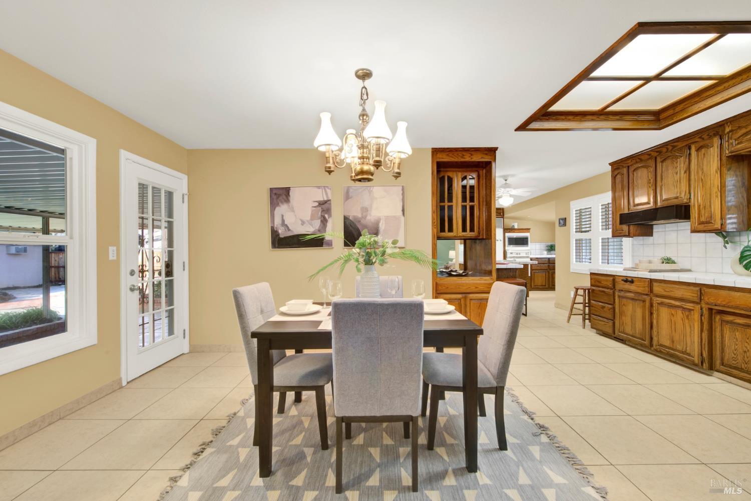 Detail Gallery Image 24 of 79 For 689 W C St, Dixon,  CA 95620 - 3 Beds | 3 Baths