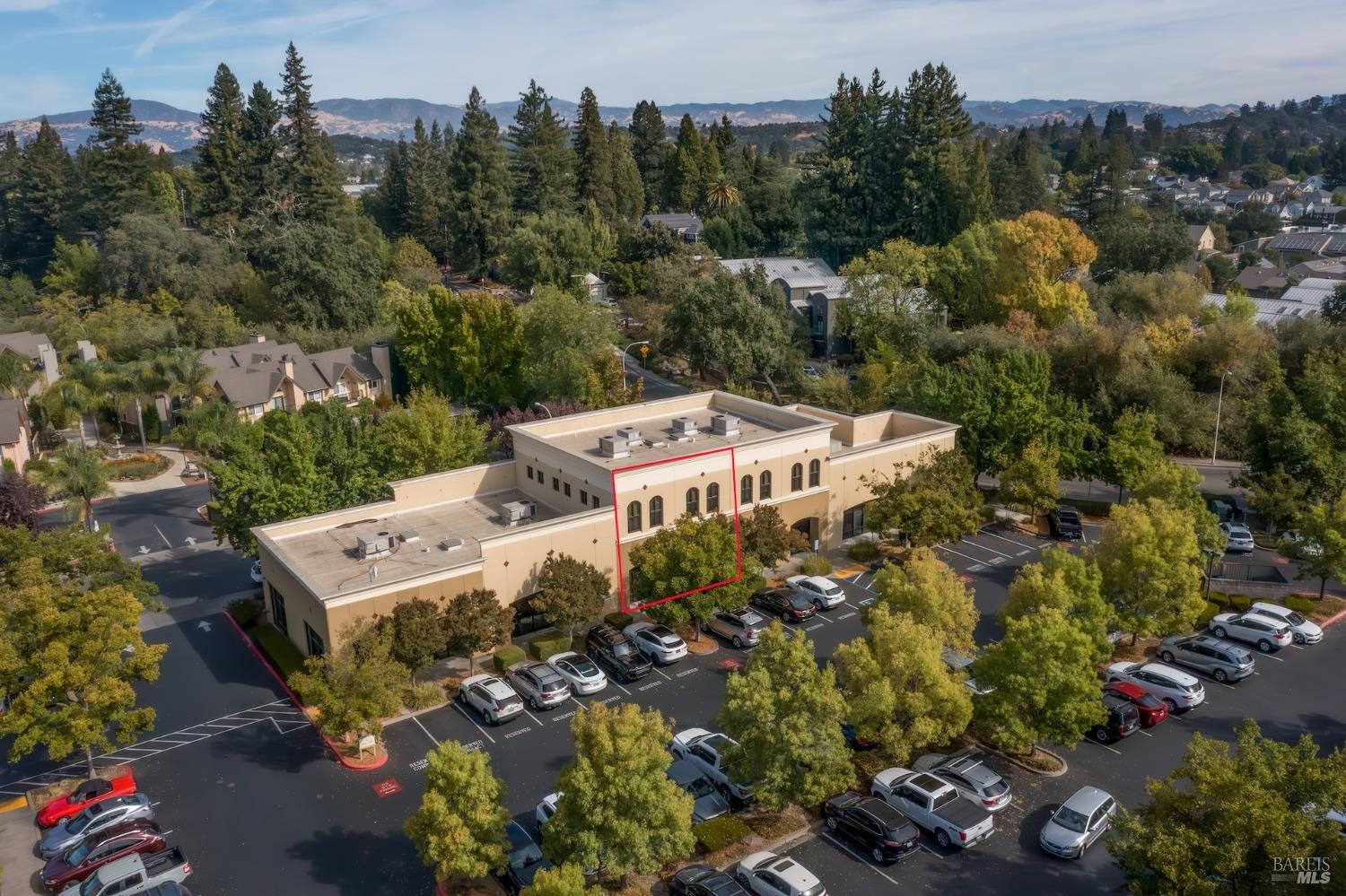 Detail Gallery Image 2 of 18 For 225 Foss Creek Cir, Healdsburg,  CA 95448 - – Beds | – Baths