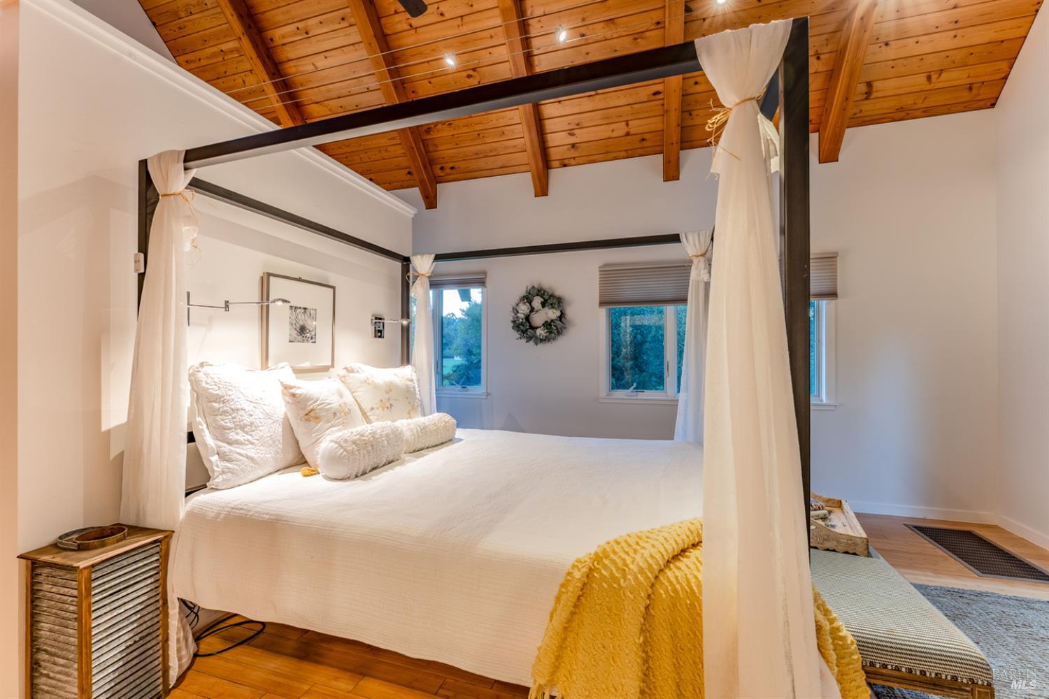 Detail Gallery Image 18 of 89 For 8301 West Side Potter Valley Rd, Potter Valley,  CA 95469 - 2 Beds | 3 Baths