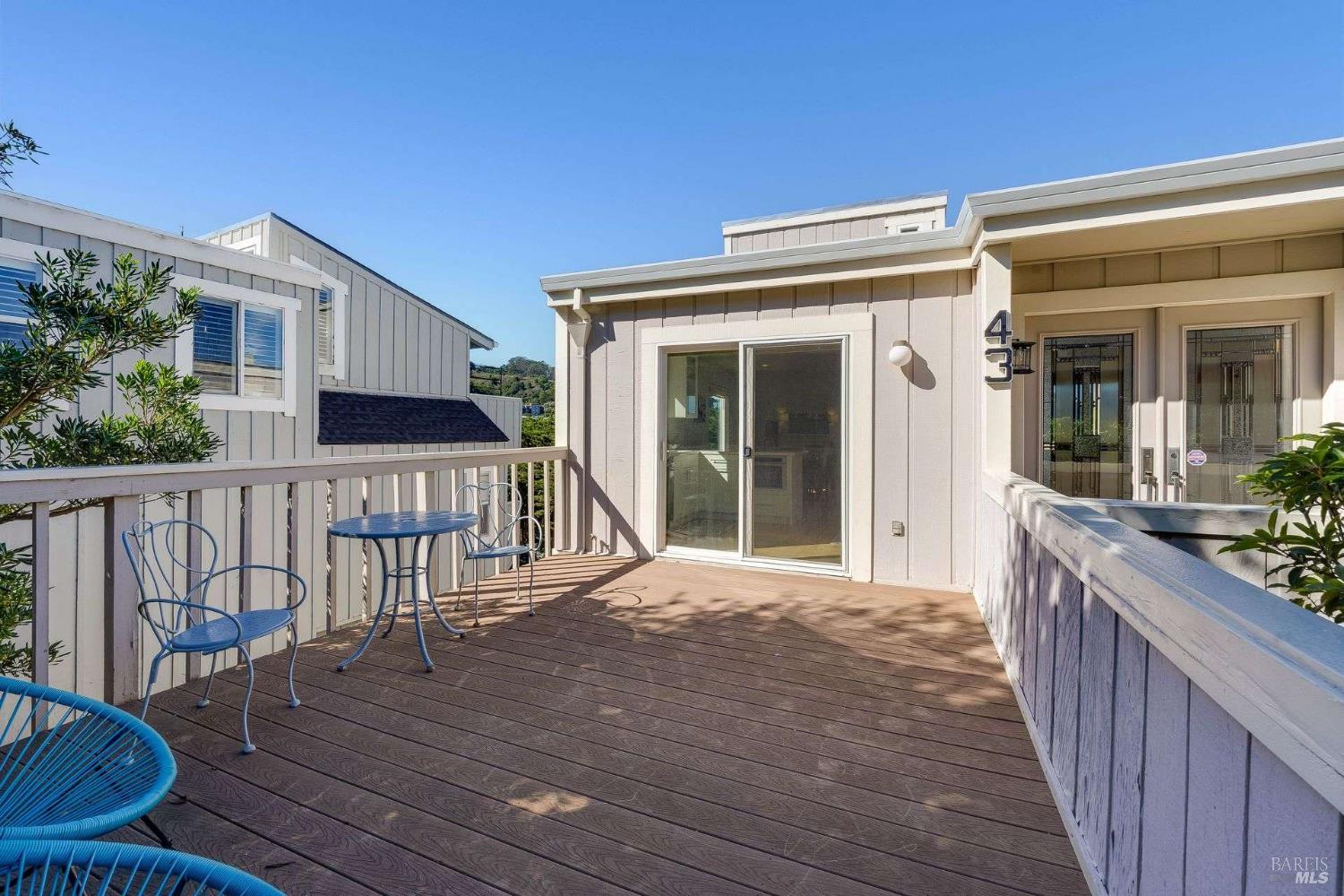 Detail Gallery Image 31 of 34 For 43 Marin Ave, Sausalito,  CA 94965 - 3 Beds | 2/1 Baths