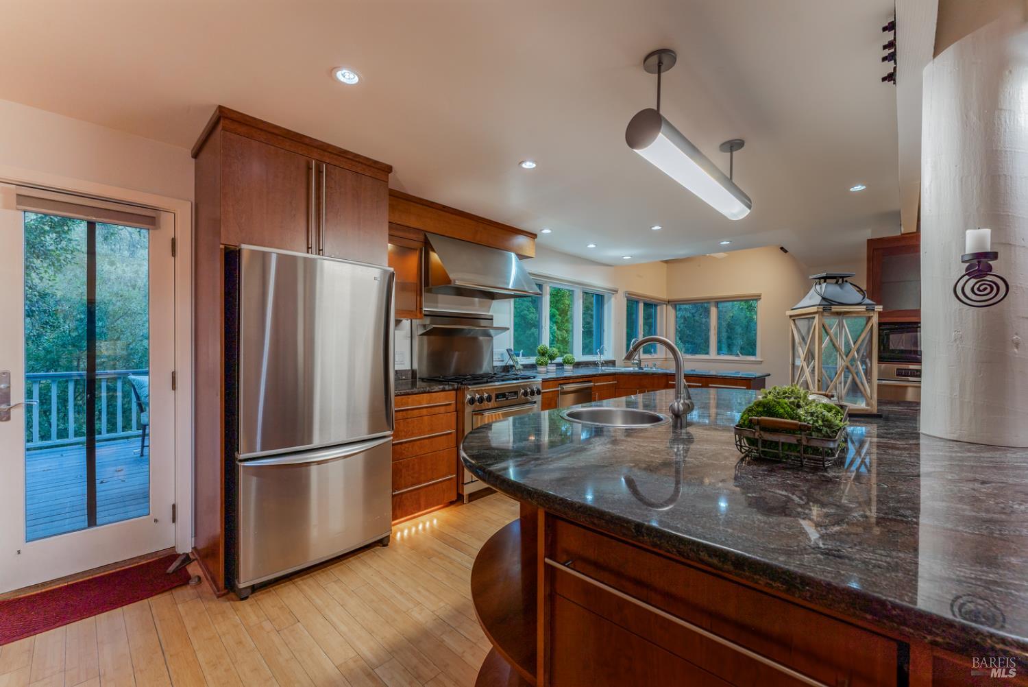 Detail Gallery Image 9 of 89 For 8301 West Side Potter Valley Rd, Potter Valley,  CA 95469 - 2 Beds | 3 Baths