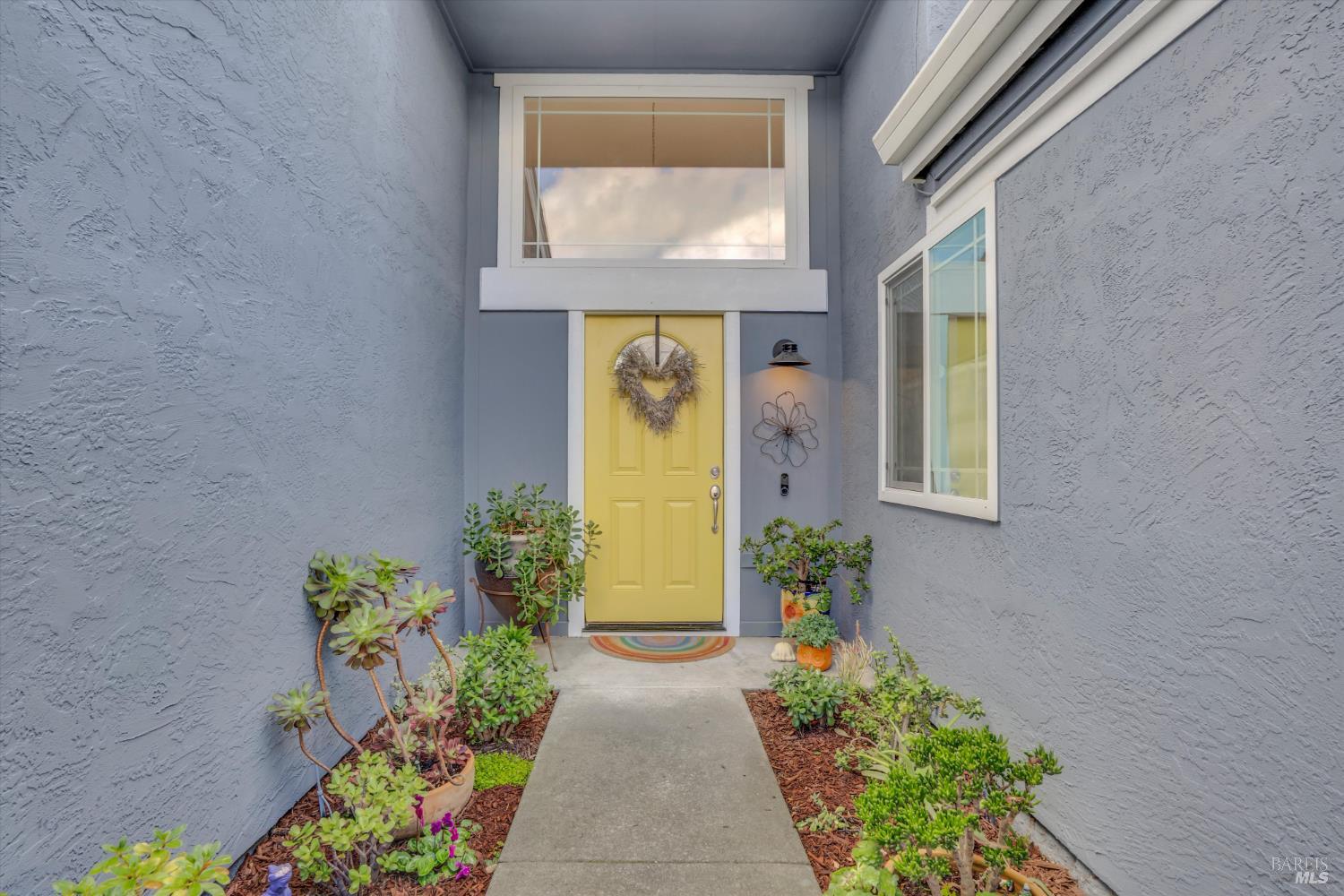 Detail Gallery Image 3 of 38 For 578 Morning Glory Dr, Benicia,  CA 94510 - 3 Beds | 2 Baths