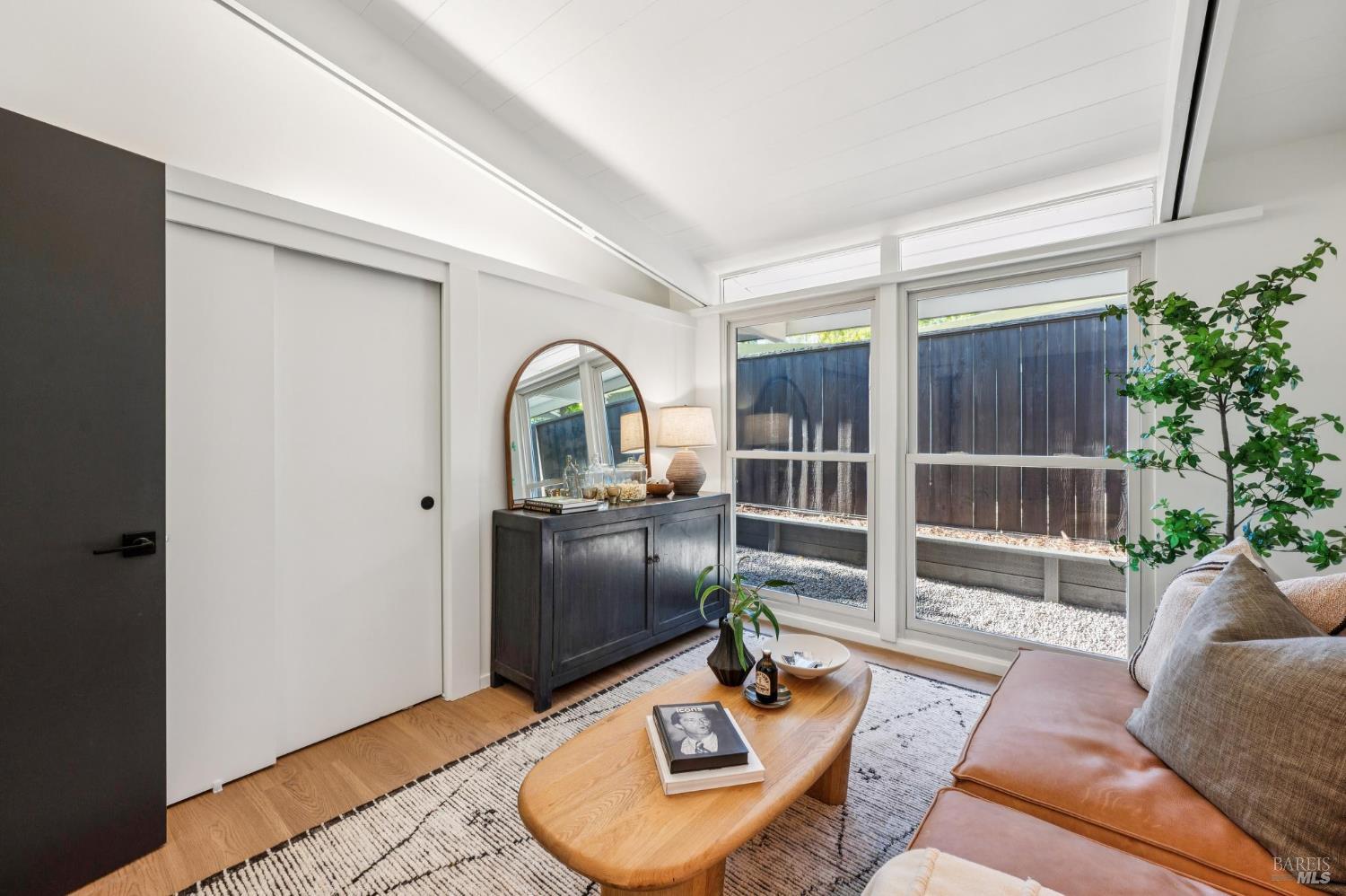 Detail Gallery Image 28 of 58 For 364 Hyacinth Way, San Rafael,  CA 94903 - 4 Beds | 2 Baths