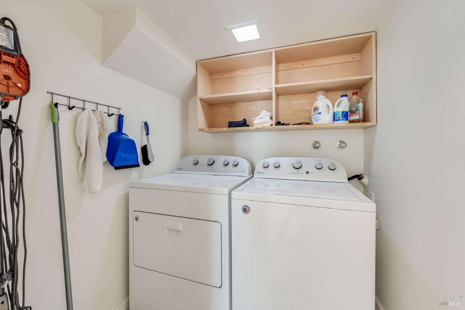 Detail Gallery Image 28 of 34 For 43 Marin Ave, Sausalito,  CA 94965 - 3 Beds | 2/1 Baths