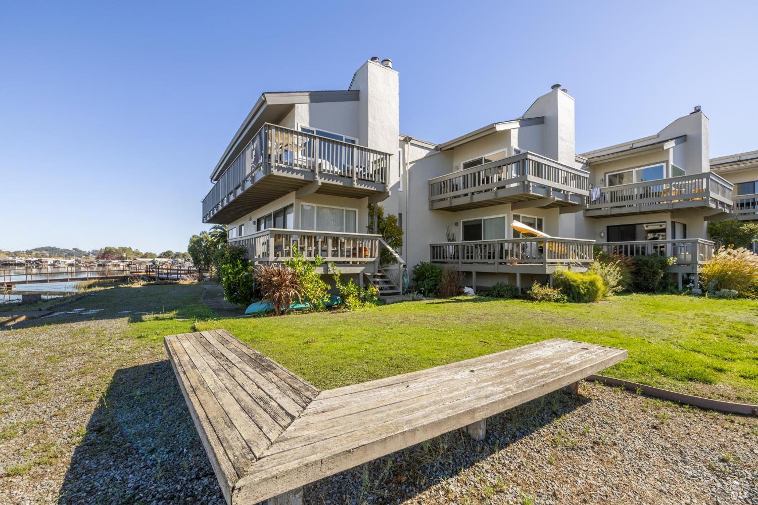 Detail Gallery Image 22 of 27 For 505 Larkspur Plaza Dr #9,  Larkspur,  CA 94939 - 2 Beds | 1 Baths