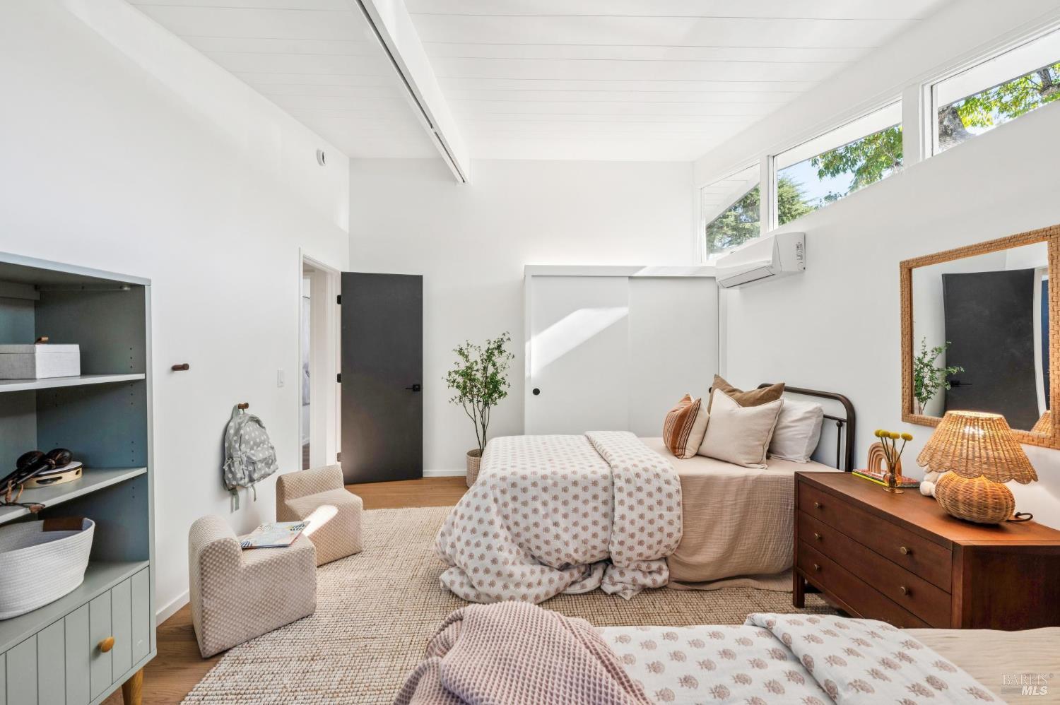 Detail Gallery Image 24 of 58 For 364 Hyacinth Way, San Rafael,  CA 94903 - 4 Beds | 2 Baths