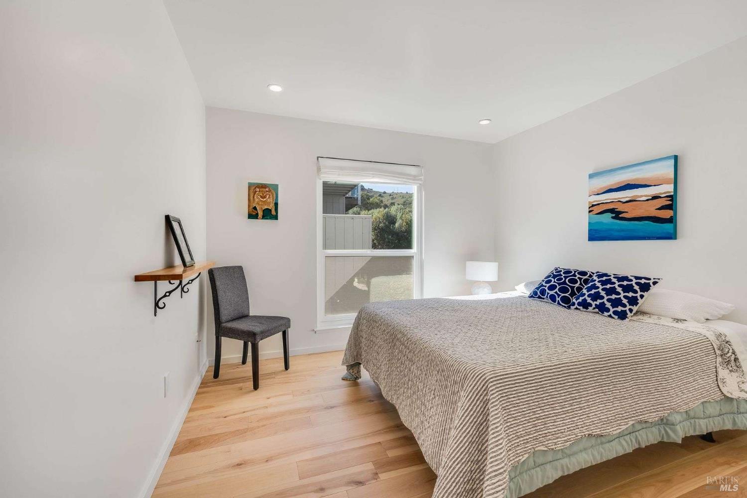 Detail Gallery Image 22 of 34 For 43 Marin Ave, Sausalito,  CA 94965 - 3 Beds | 2/1 Baths
