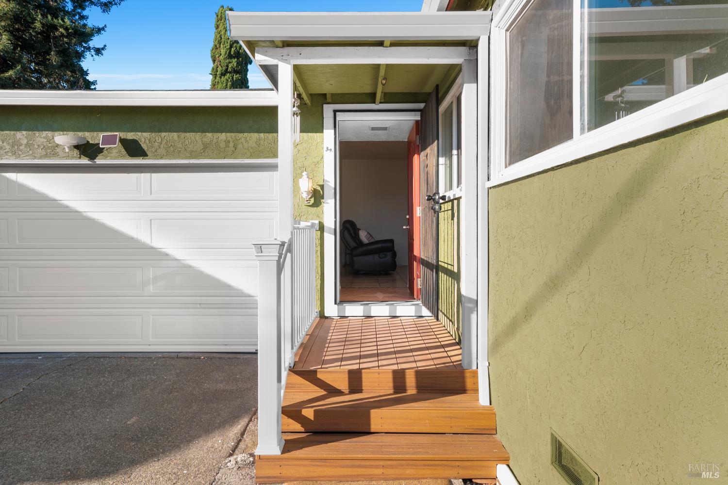 Detail Gallery Image 7 of 44 For 240 W Carolyn Dr, American Canyon,  CA 94503 - 4 Beds | 2 Baths