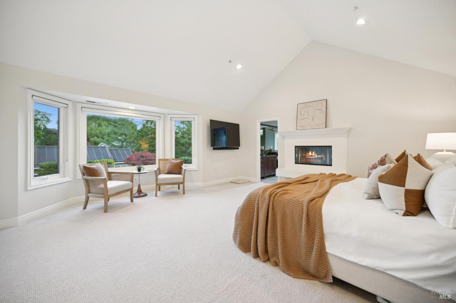 Detail Gallery Image 37 of 74 For 10 Chamberlain Ave, Novato,  CA 94947 - 5 Beds | 3/1 Baths