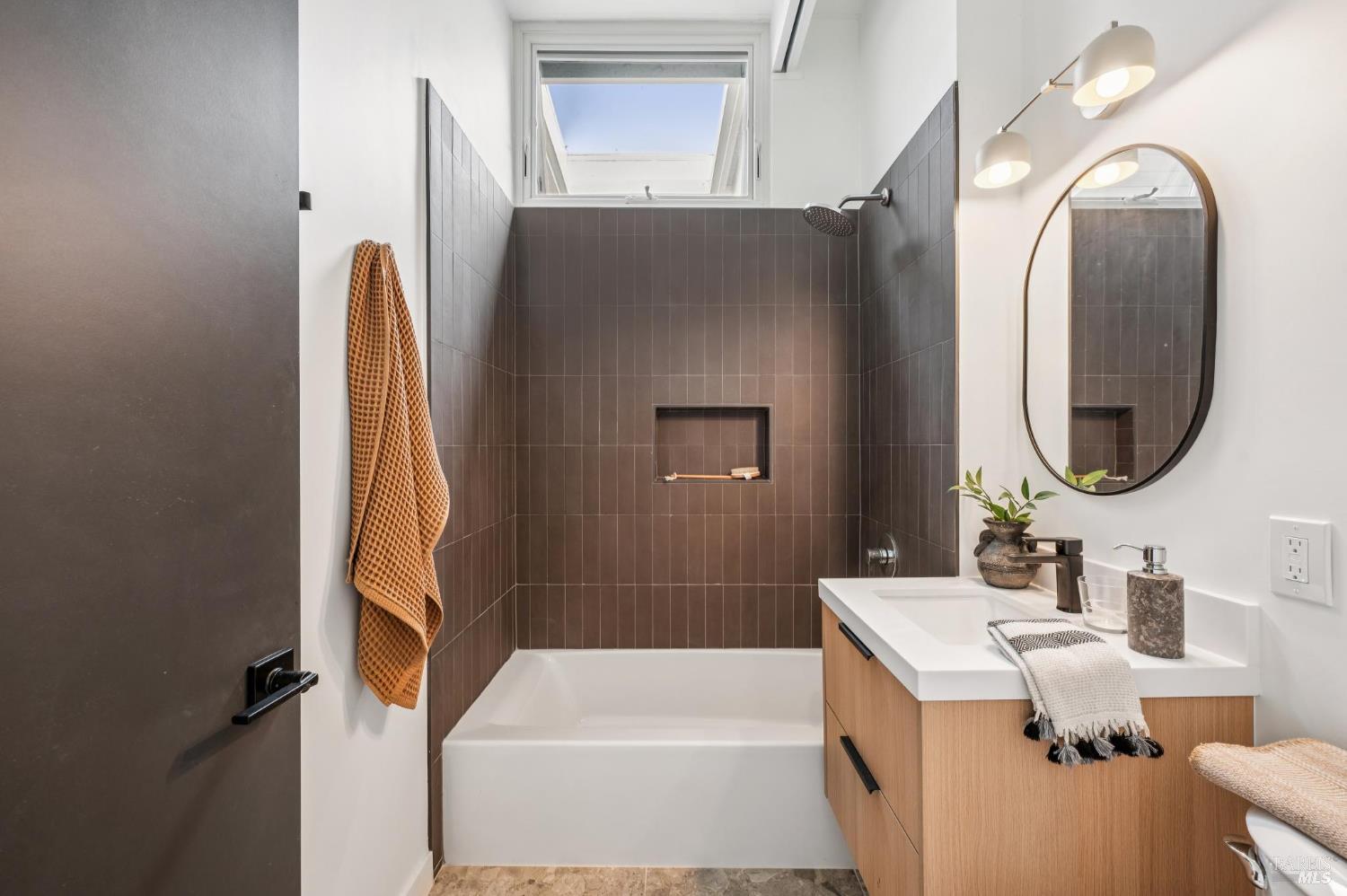 Detail Gallery Image 29 of 58 For 364 Hyacinth Way, San Rafael,  CA 94903 - 4 Beds | 2 Baths