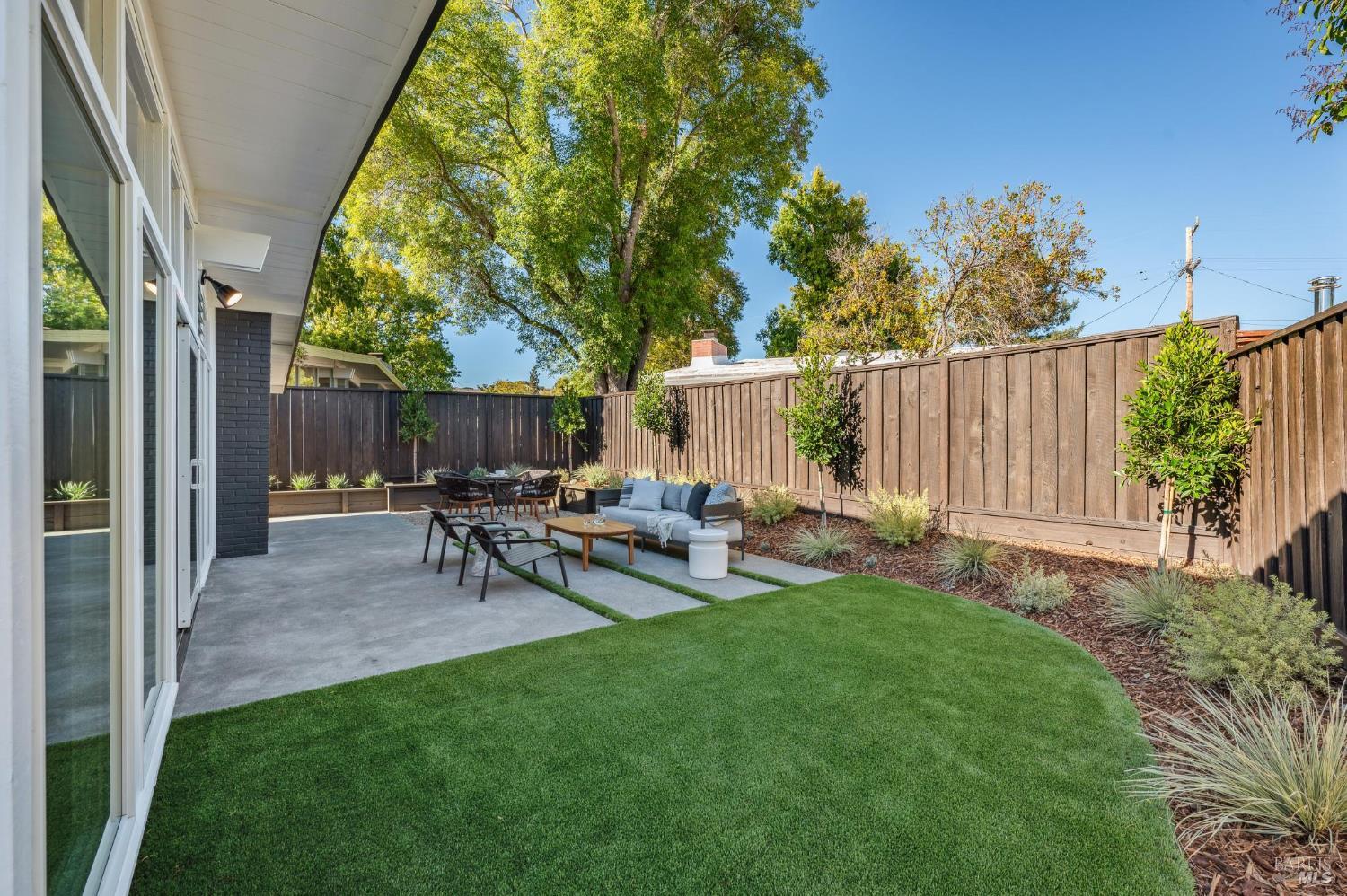 Detail Gallery Image 33 of 58 For 364 Hyacinth Way, San Rafael,  CA 94903 - 4 Beds | 2 Baths