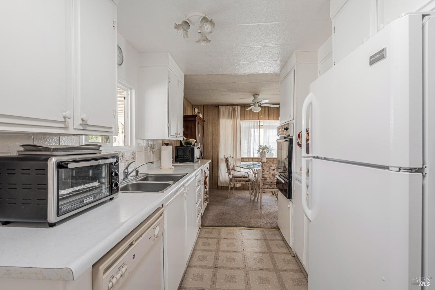 Detail Gallery Image 14 of 37 For 300 E H St 225, Benicia,  CA 94510 - 2 Beds | 1 Baths