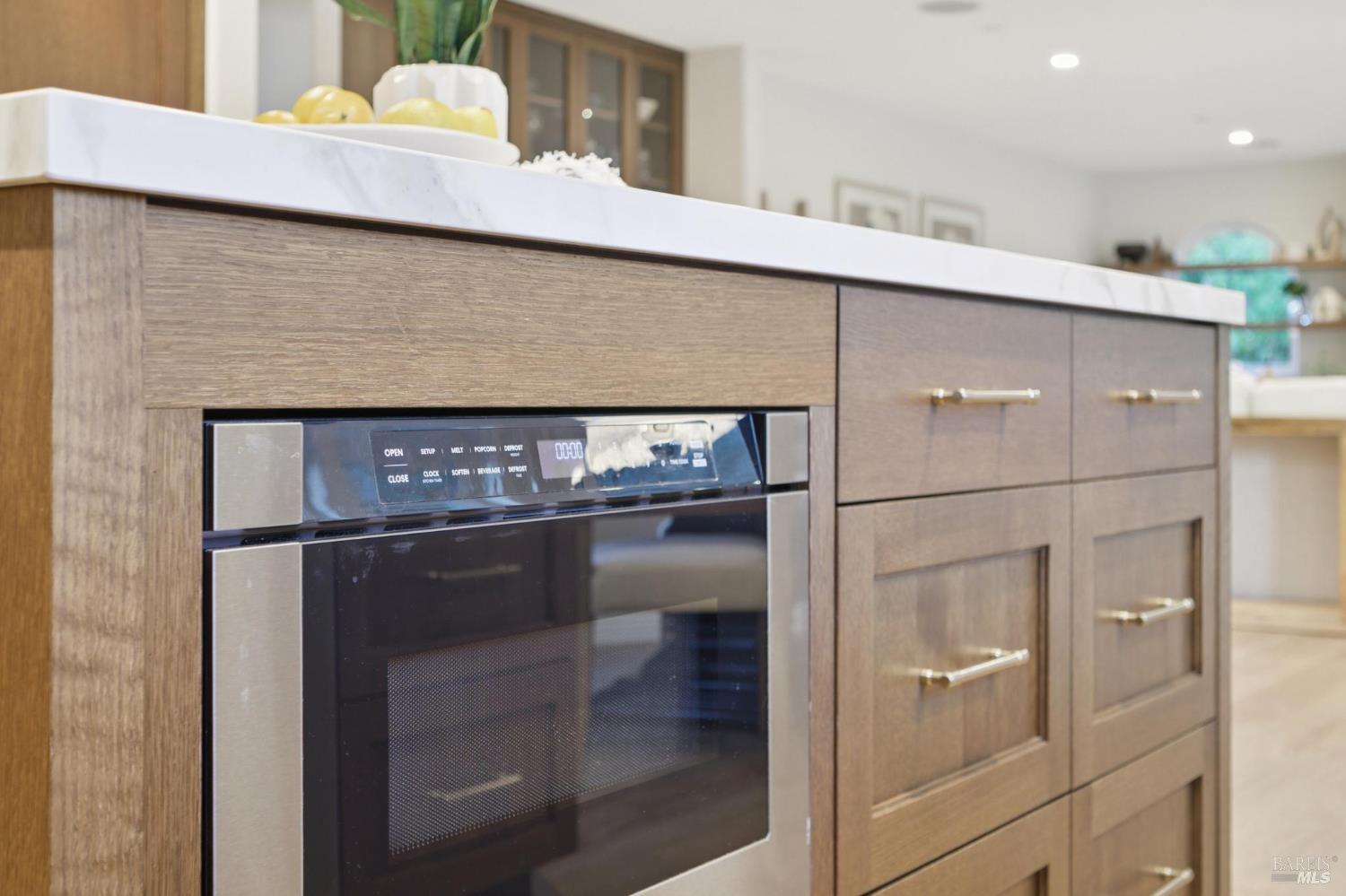 Detail Gallery Image 20 of 74 For 10 Chamberlain Ave, Novato,  CA 94947 - 5 Beds | 3/1 Baths