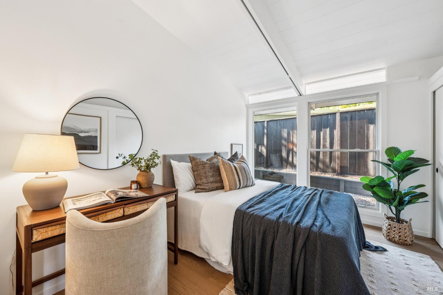 Detail Gallery Image 25 of 58 For 364 Hyacinth Way, San Rafael,  CA 94903 - 4 Beds | 2 Baths