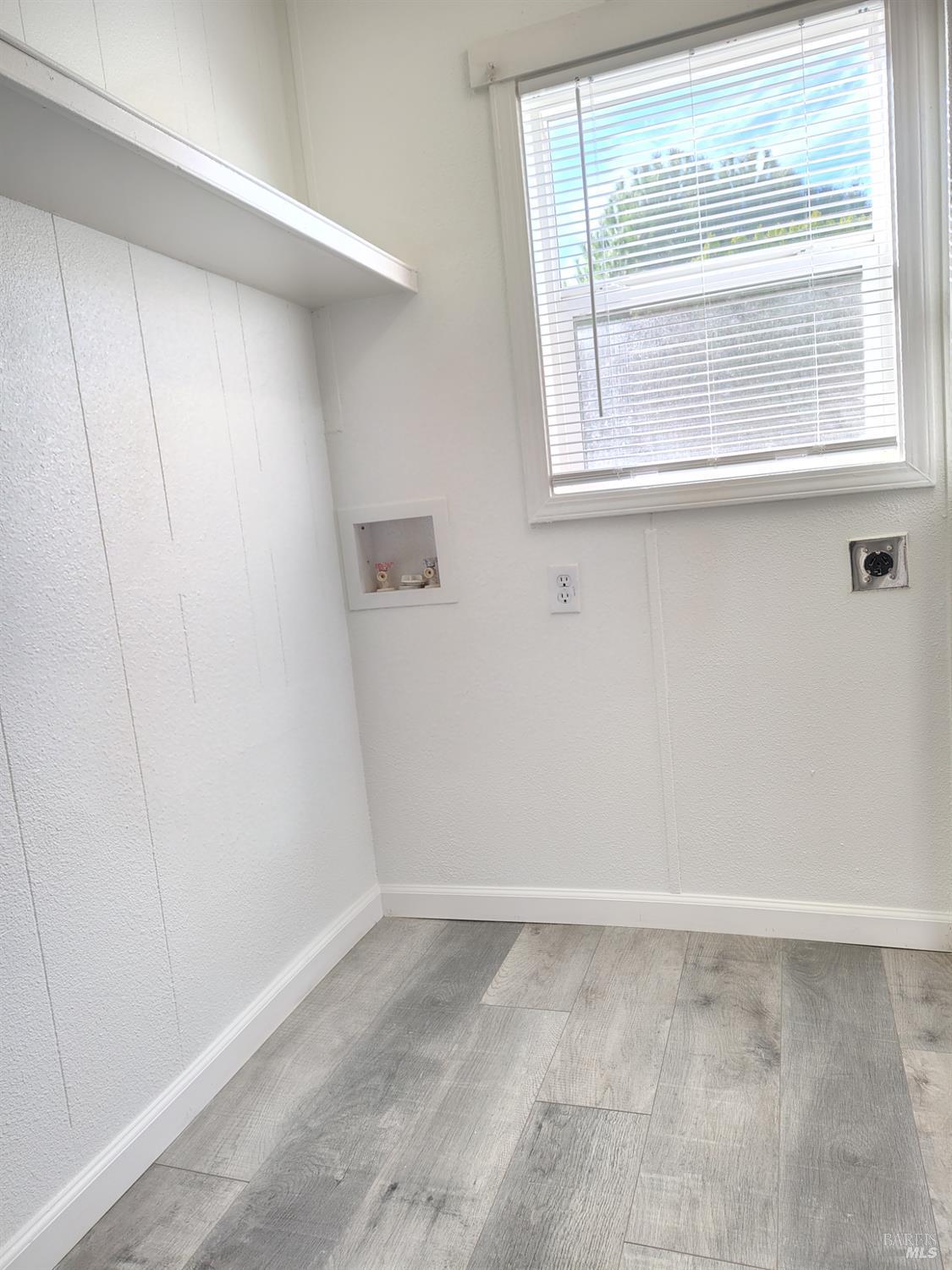 Detail Gallery Image 18 of 27 For 15970 Davis Ave, Clearlake,  CA 95422 - 3 Beds | 2 Baths