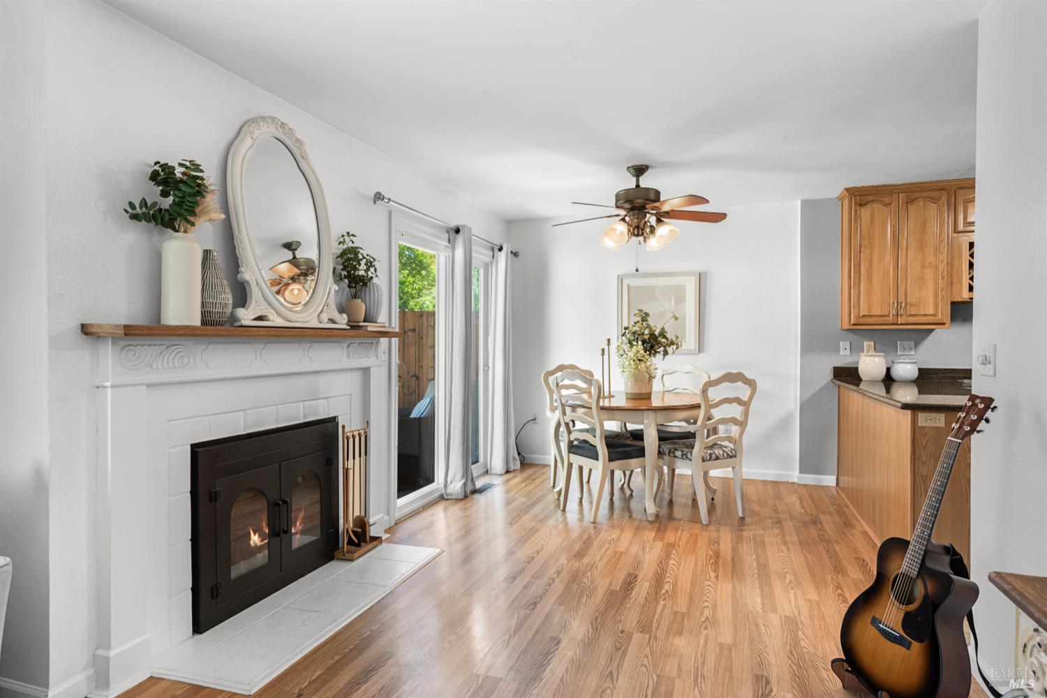 Detail Gallery Image 13 of 32 For 114 Francis Cir, Rohnert Park,  CA 94928 - 3 Beds | 2/1 Baths