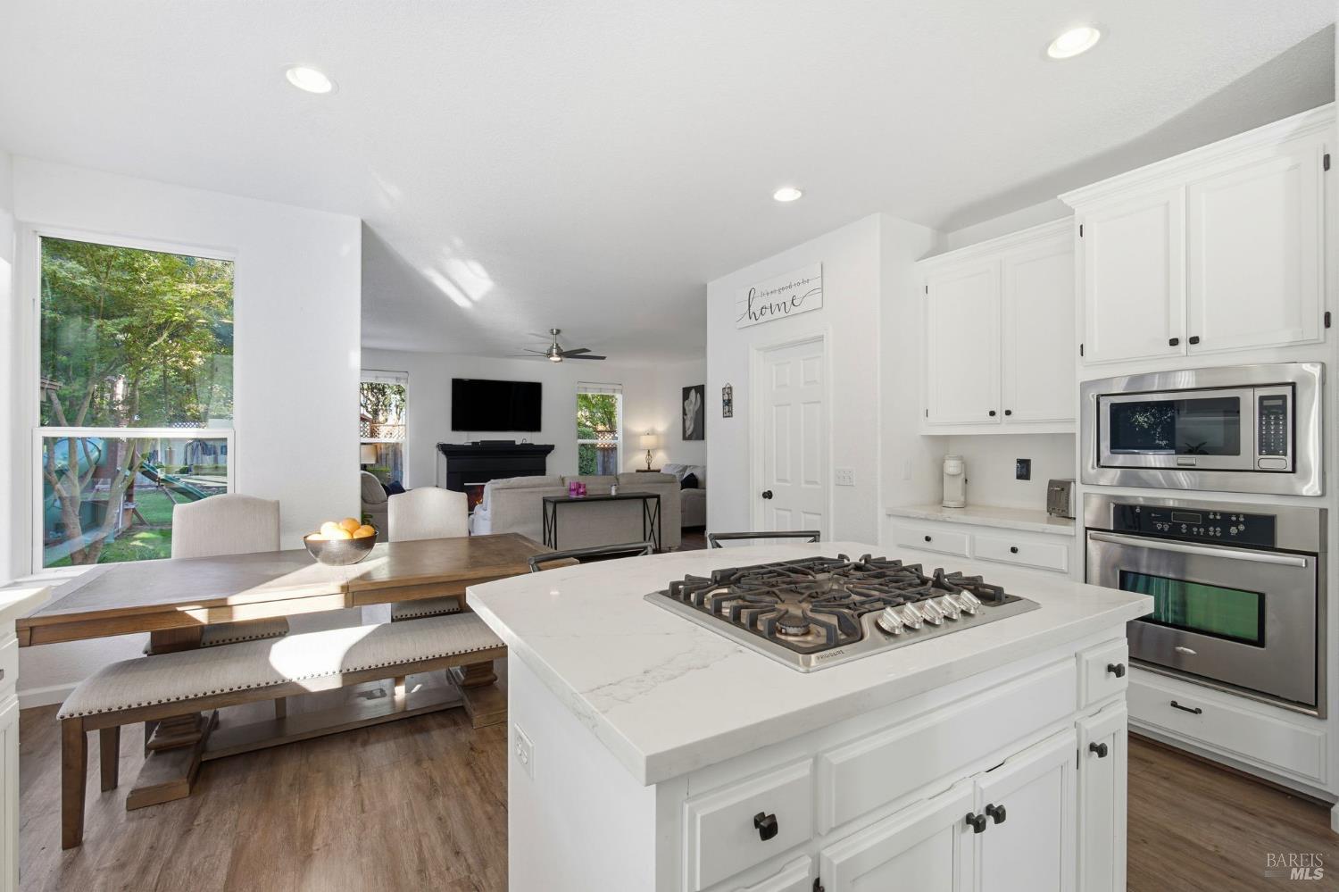 Detail Gallery Image 23 of 72 For 116 Yulupa Cir, Santa Rosa,  CA 95405 - 4 Beds | 3/1 Baths