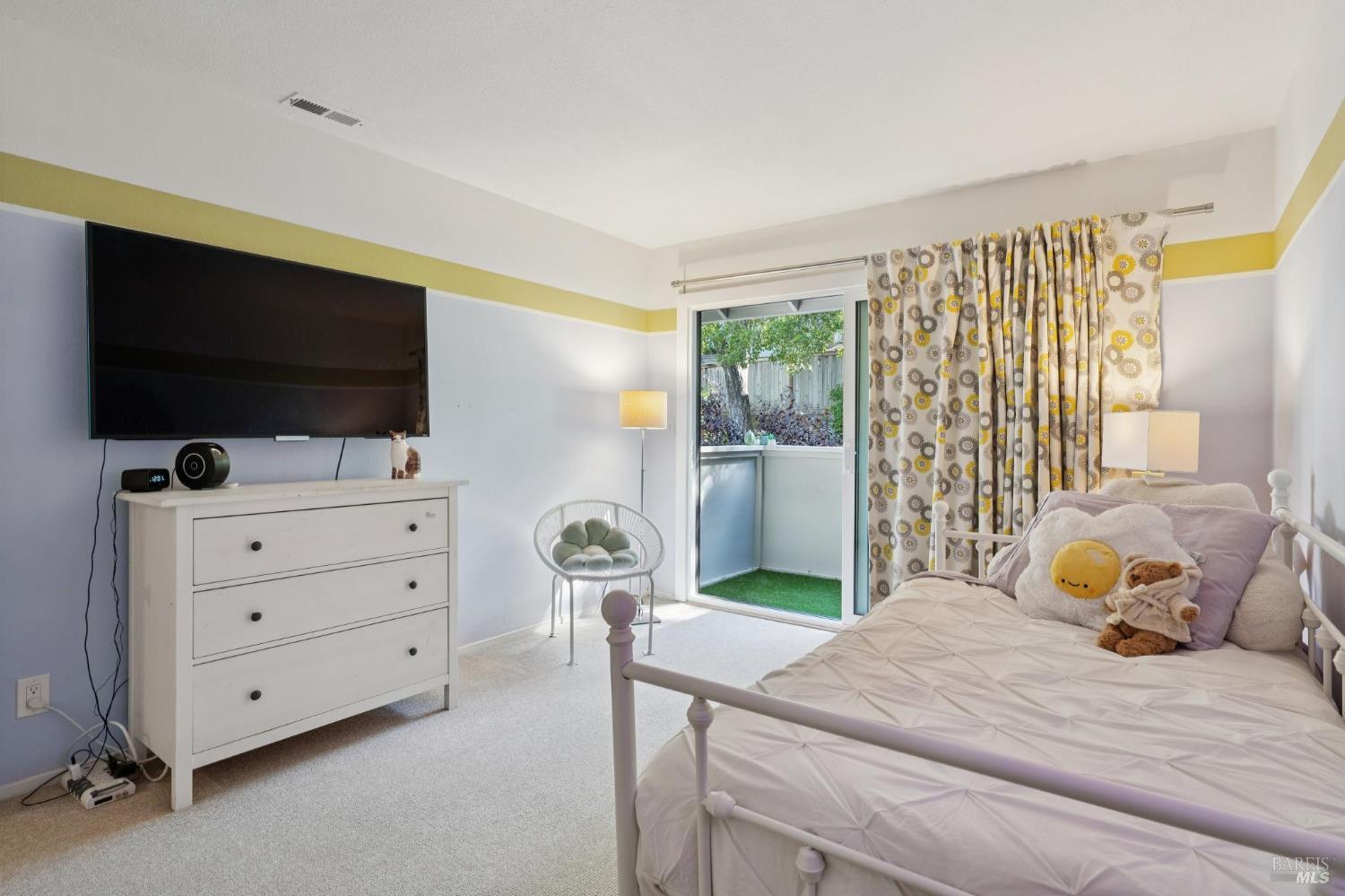 Detail Gallery Image 22 of 41 For 20 Woodoaks Dr, San Rafael,  CA 94903 - 3 Beds | 2/1 Baths