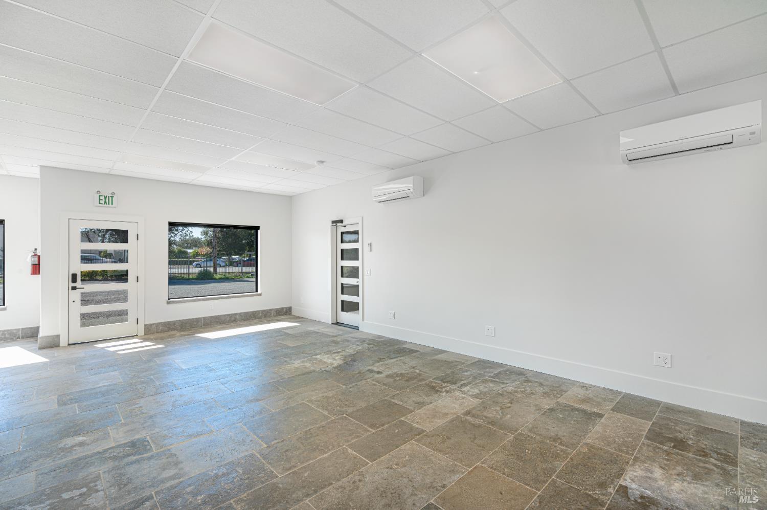 Detail Gallery Image 22 of 69 For 10342 Old Redwood Hwy, Windsor,  CA 95492 - – Beds | – Baths