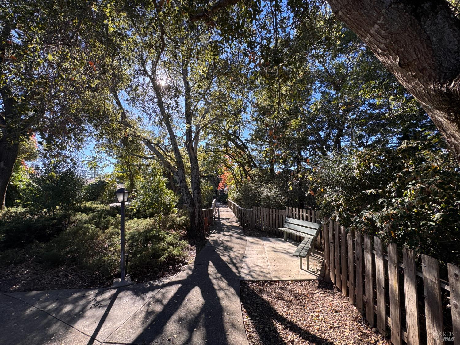 Detail Gallery Image 31 of 36 For 28 Springhill Ct, Santa Rosa,  CA 95409 - 3 Beds | 2 Baths