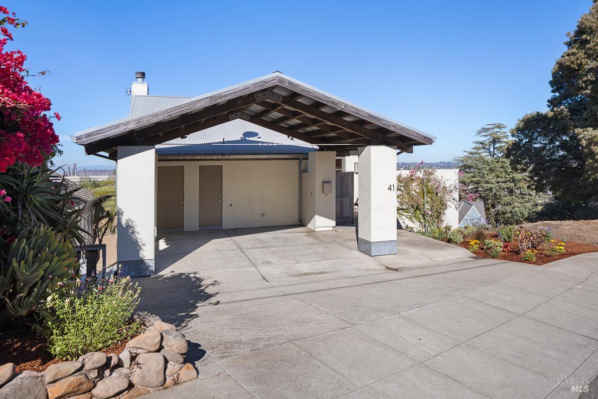 Detail Gallery Image 3 of 56 For 41 Vine Ave, Point Richmond,  CA 94801 - 2 Beds | 2/1 Baths