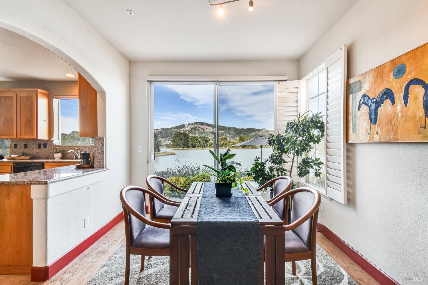 Detail Gallery Image 7 of 35 For Address Is Not Disclosed, San Rafael,  CA 94901 - 3 Beds | 2/1 Baths