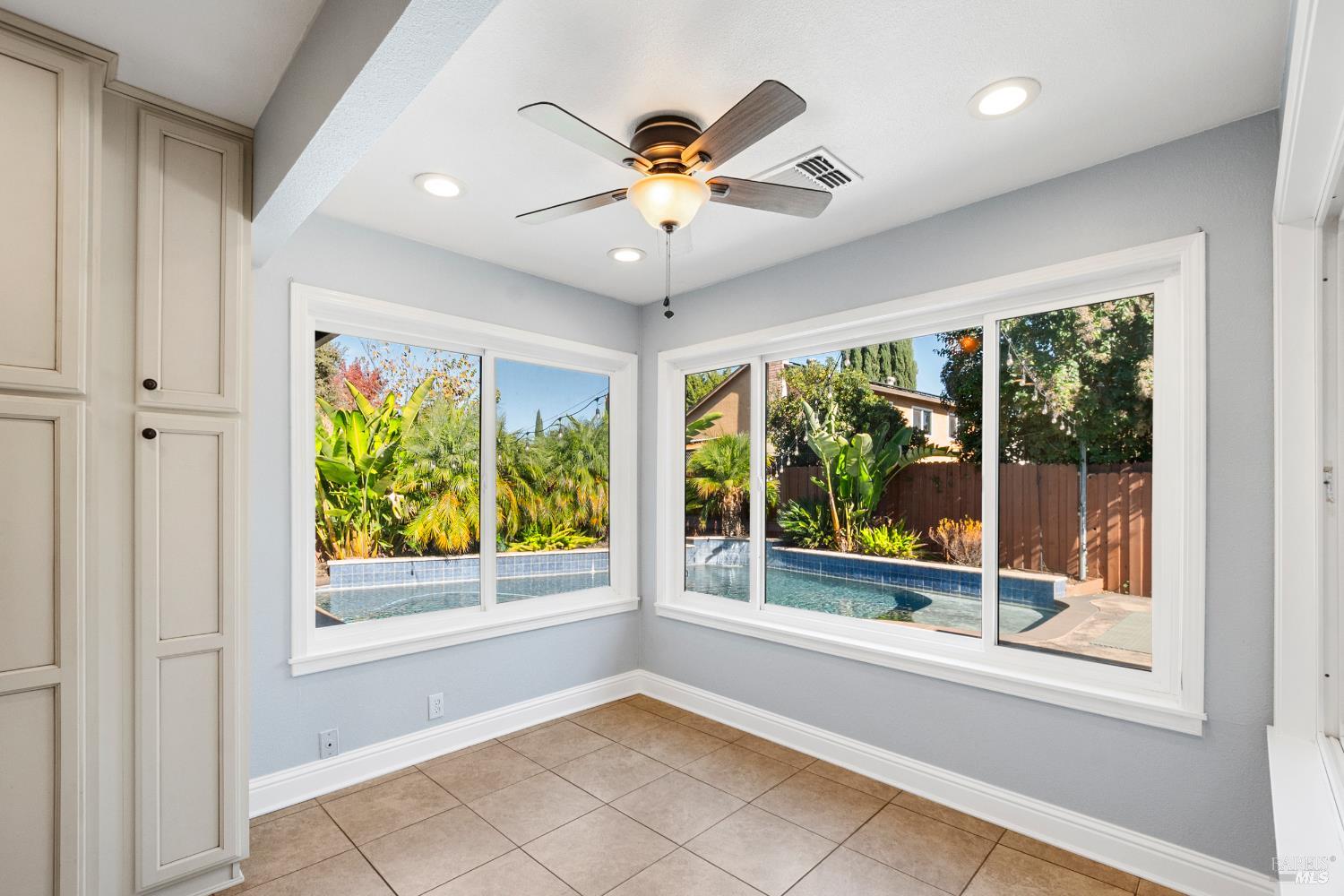 Detail Gallery Image 17 of 52 For 313 Timber Dr, Vacaville,  CA 95688 - 3 Beds | 2 Baths