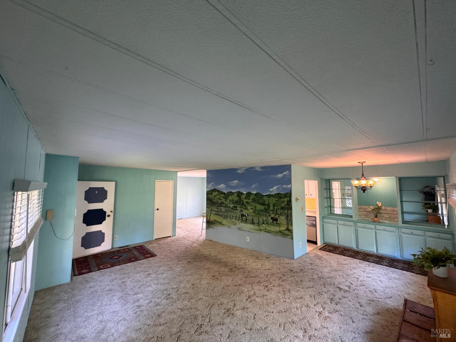 Detail Gallery Image 9 of 36 For 28 Springhill Ct, Santa Rosa,  CA 95409 - 3 Beds | 2 Baths