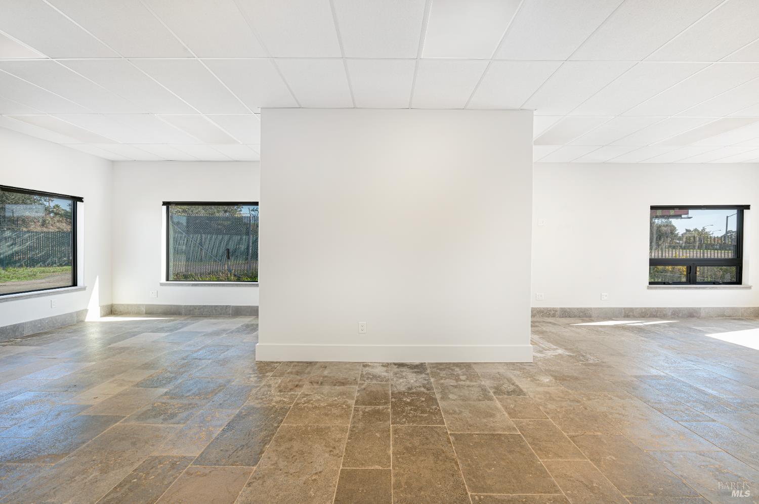 Detail Gallery Image 21 of 69 For 10342 Old Redwood Hwy, Windsor,  CA 95492 - – Beds | – Baths