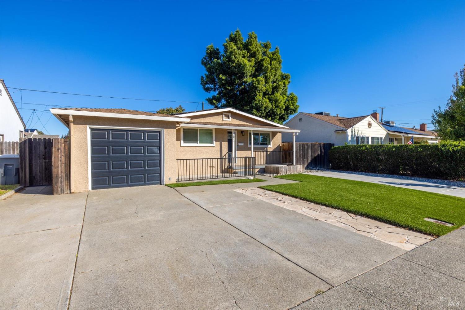 Detail Gallery Image 5 of 68 For 372 Acacia St, Vacaville,  CA 95688 - 3 Beds | 2 Baths